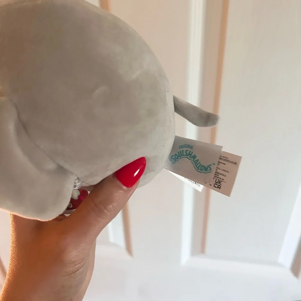 ⭐️ NEW Squishmallows Valentines Heart Gray Elephant with Rainbow Ears
